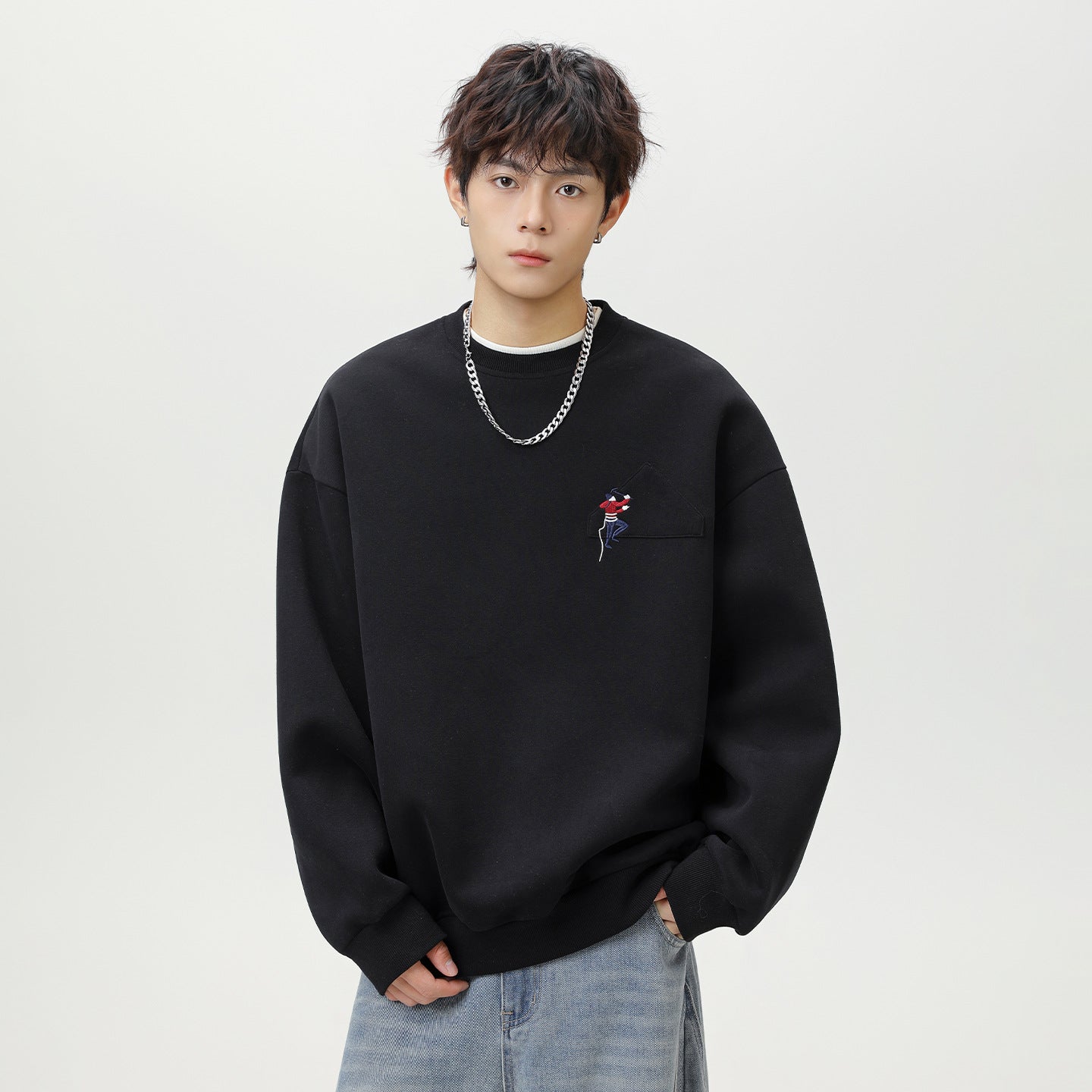 Embroidered round neck sweatshirt for men - MarkoFit