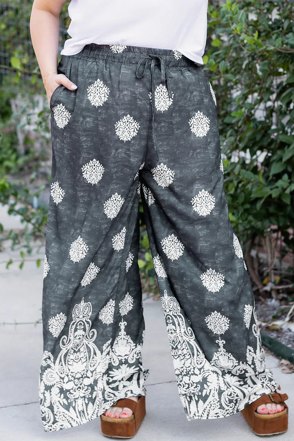 Black Plus Size Geometric Ethnic Print Drawstring Wide Leg Pants - MarkoFit