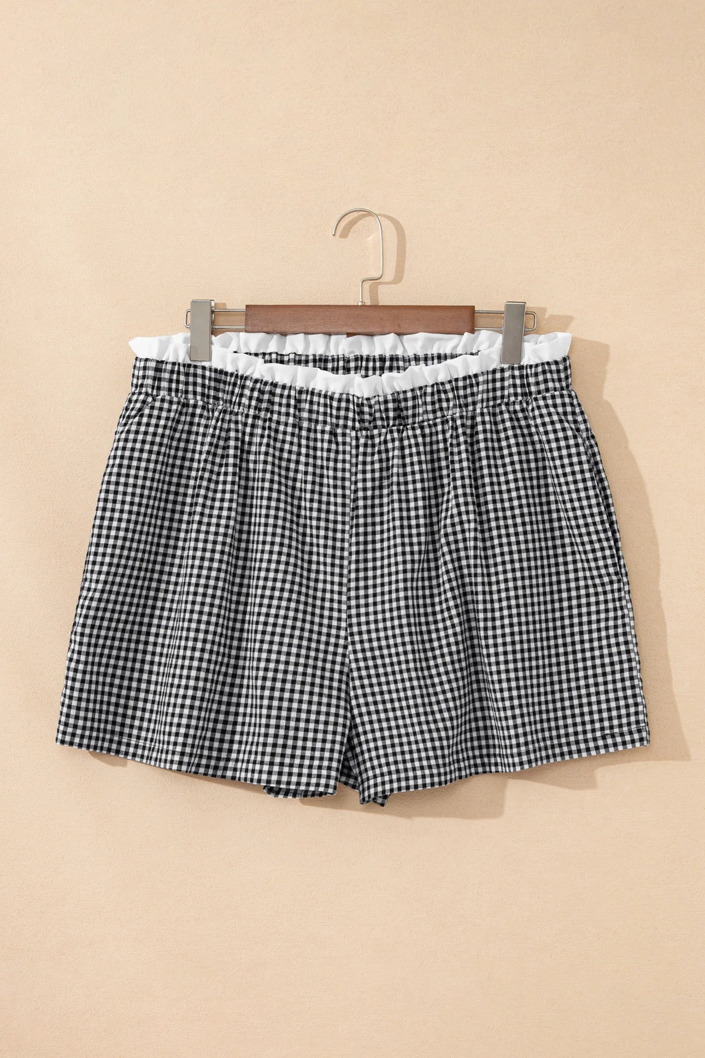 Black Contrast Trim Plaid Print Plus Size Shorts - MarkoFit