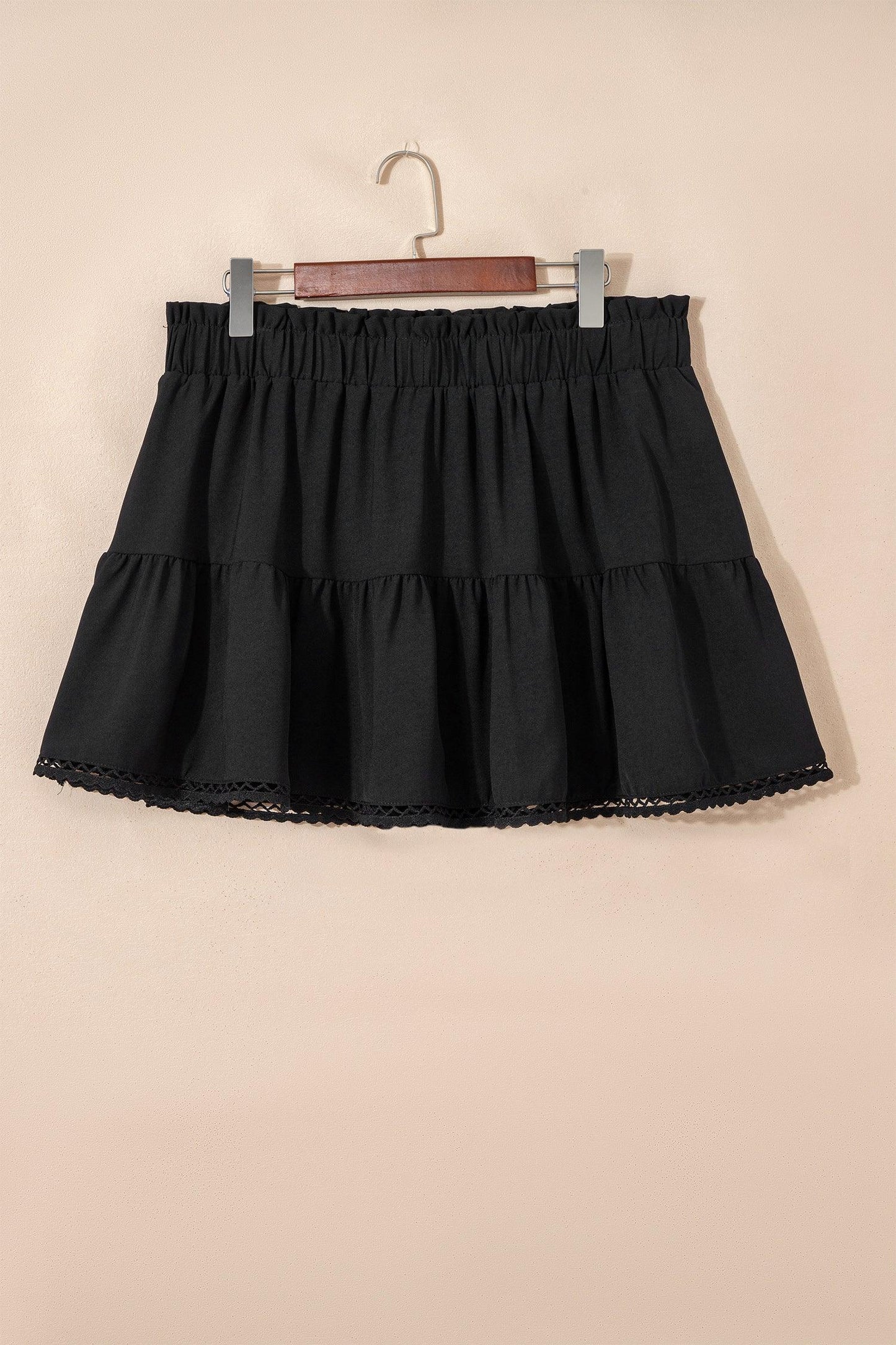 Black Plus Size Frilled Elastic Waist Lace Trim Boho Ruffled Shorts - MarkoFit