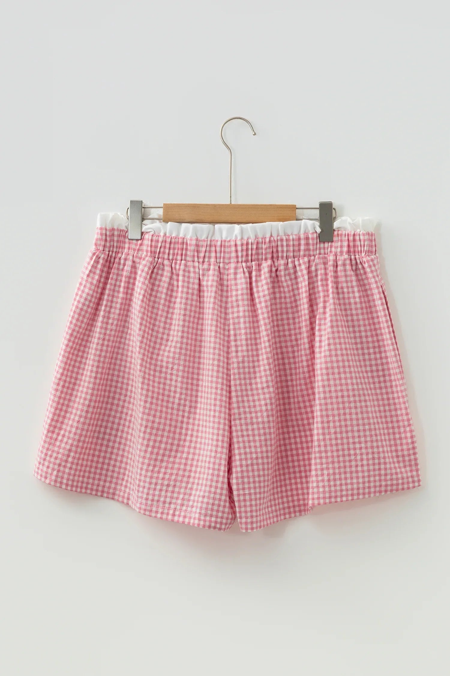 Pink Contrast Trim Plaid Print Plus Size Shorts - MarkoFit