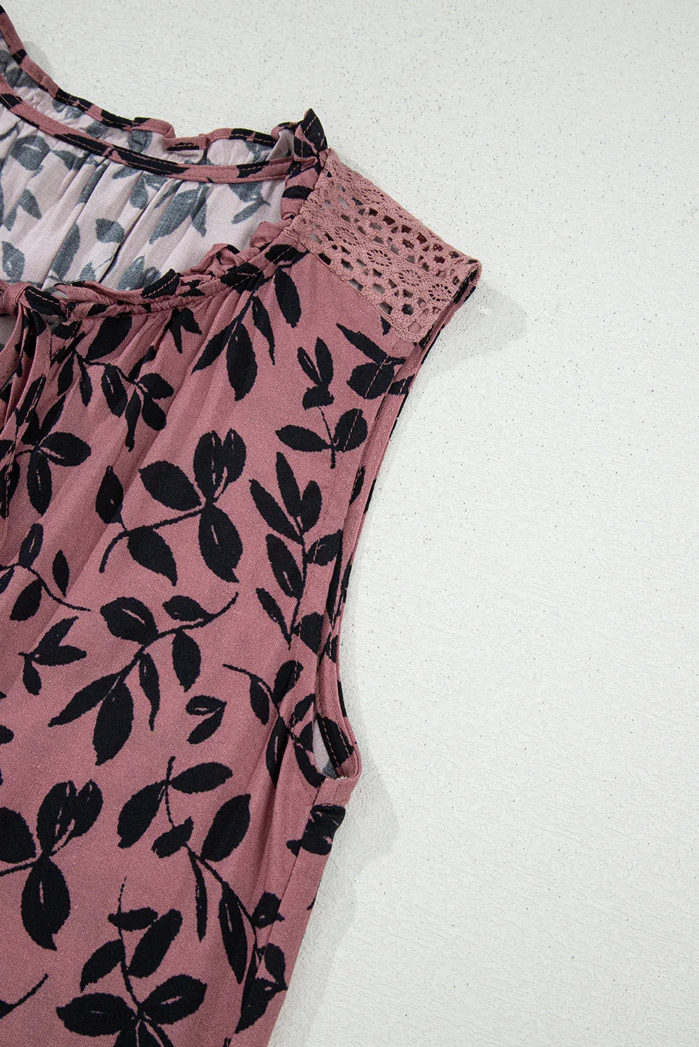 Brown Leaf Print Lace-up V Neck Crinckled Tank Top - MarkoFit