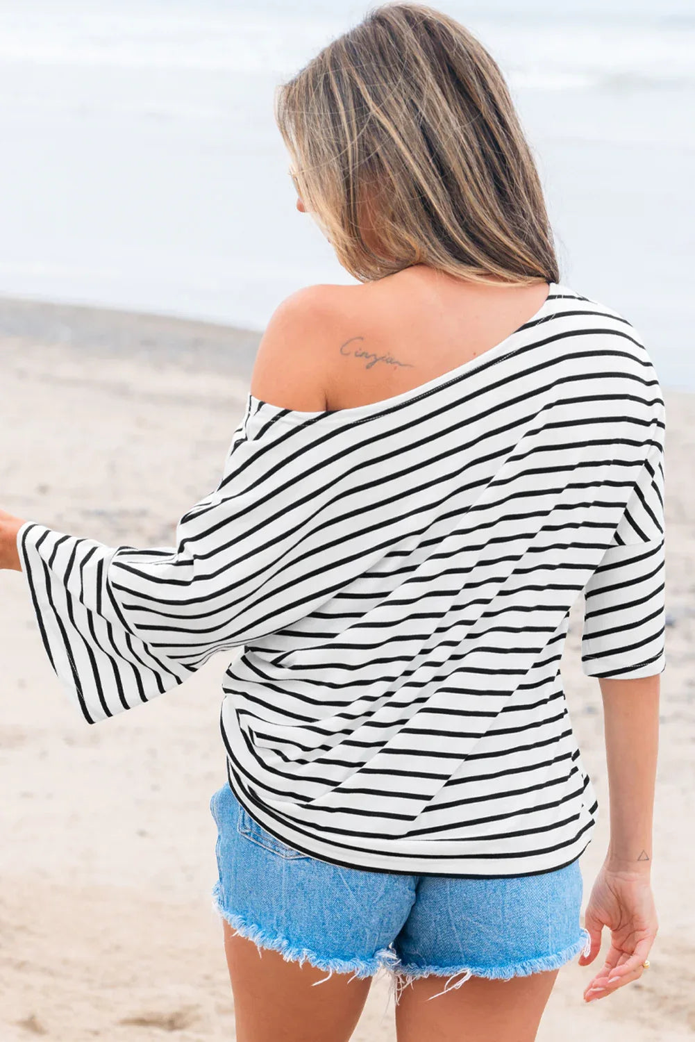 Black Stripe Half Sleeve Scoop Neck Loose Top - MarkoFit